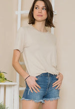 Load image into Gallery viewer, Basic Tee’s
