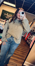 Load image into Gallery viewer, Button Long Sleeve
