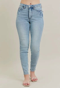 Judy Blue Light Mid Rise Skinny Tummy Control