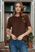 Load image into Gallery viewer, Basic Tee’s
