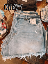 Load image into Gallery viewer, frayed shorts reg + curvy

