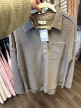 Load image into Gallery viewer, Button Long Sleeve
